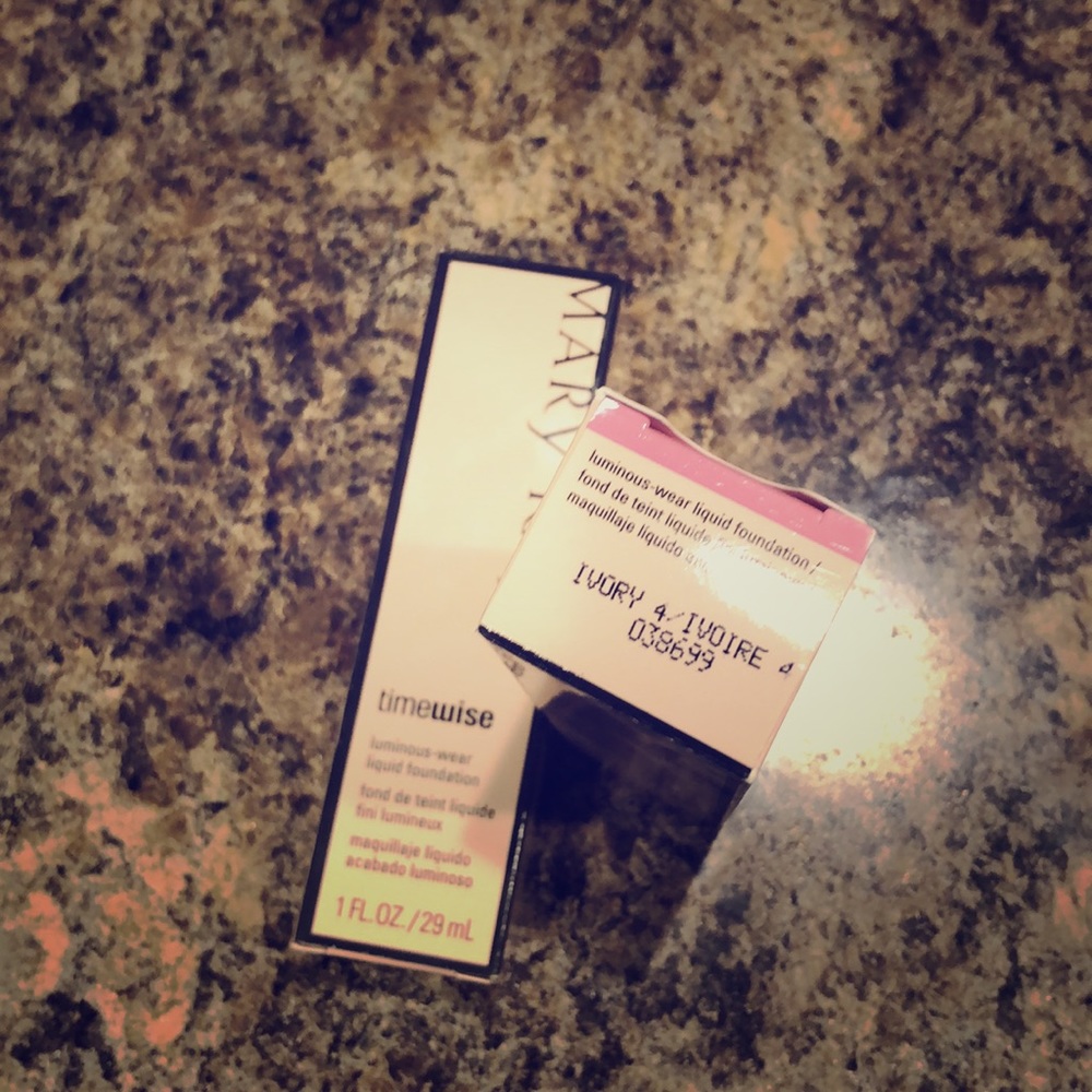Mary Kay luminous wear foundation